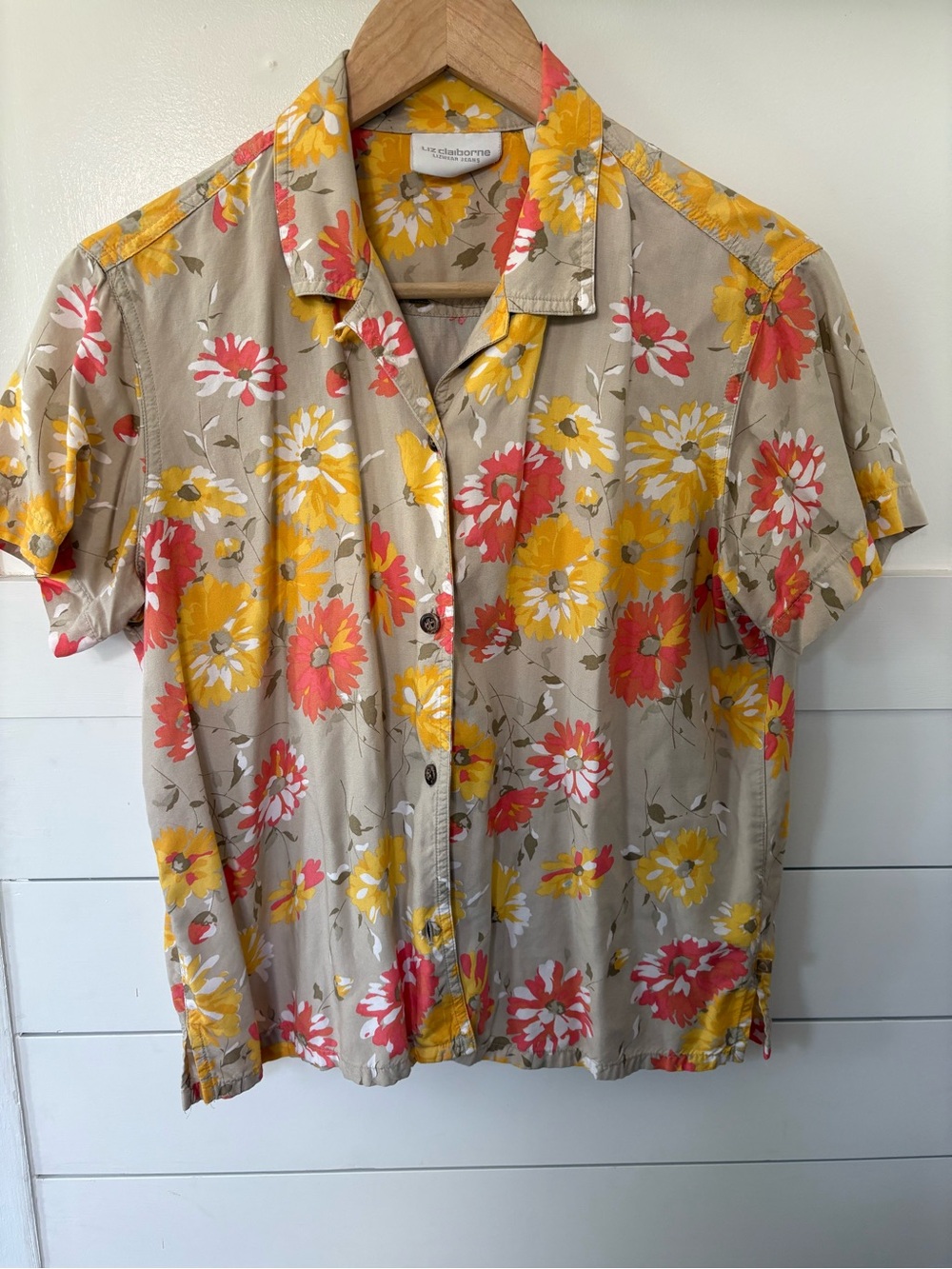 Liz Claiborne Beige Floral Short-Sleeve Button Shirt - Yellow & Coral Flowers